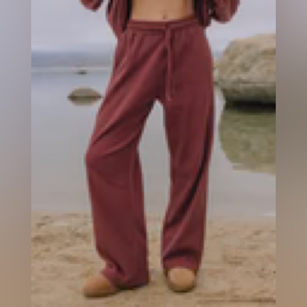 Daily Drills Thermal Resort Pants - Wine - size M/L NWOT